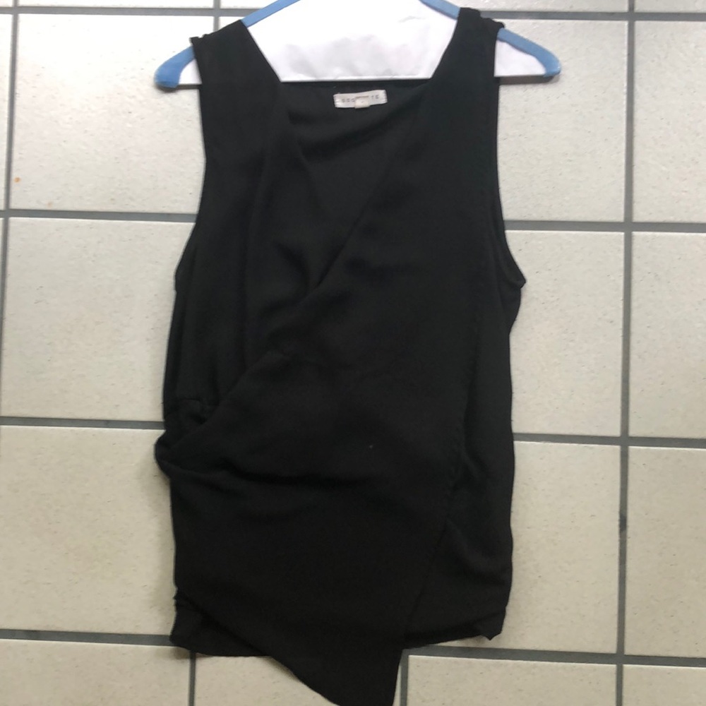 Wrap style asymmetrical tank